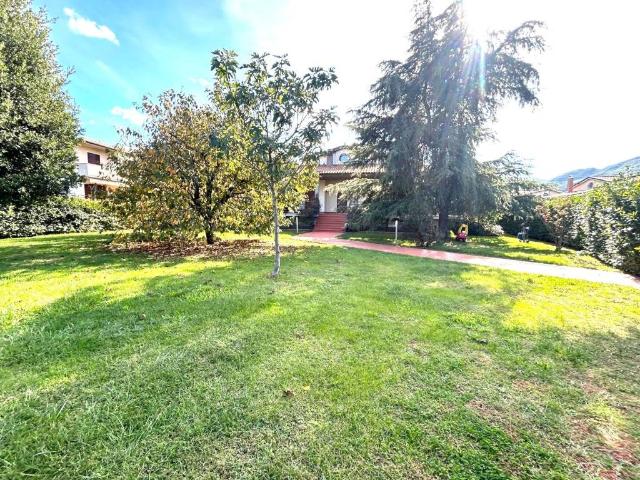 Villa Indipendente in vendita a Larghetto, Rieti