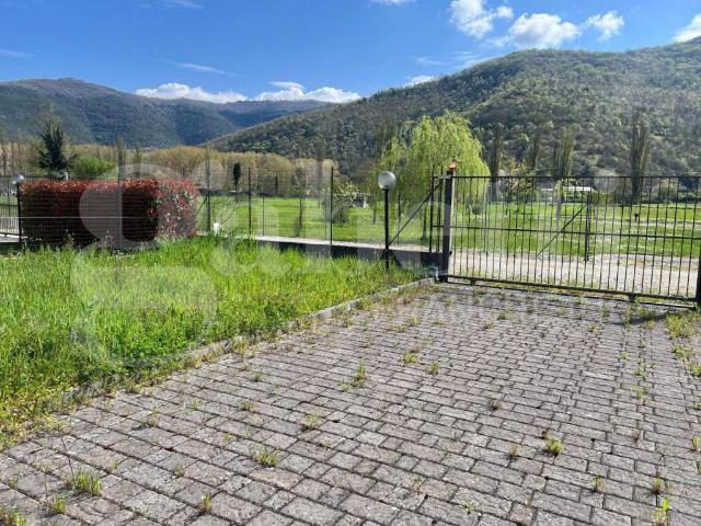 Villa Indipendente in vendita a Rieti, Lazio