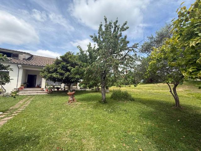 Villa Indipendente in vendita a Cupaello, Rieti