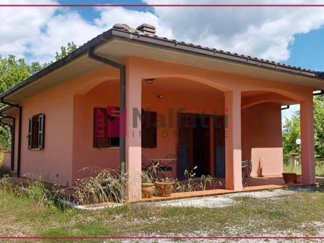 Villa Indipendente in vendita a Rieti, Lazio