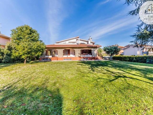 Villa Indipendente in vendita a Roma Capitale, Lazio