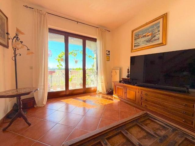 Villa Indipendente in vendita a Montelarco, Rignano Flaminio