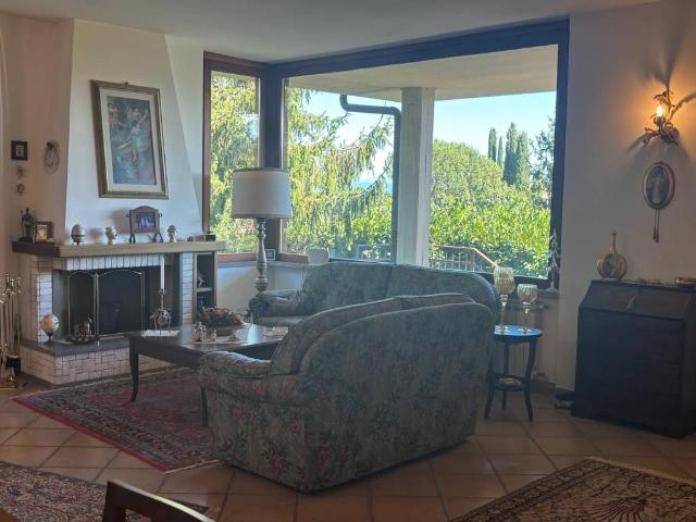 Villa Indipendente in vendita a Montelarco, Rignano Flaminio