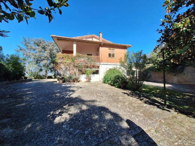 Villa Indipendente in vendita a Roma Capitale, Lazio