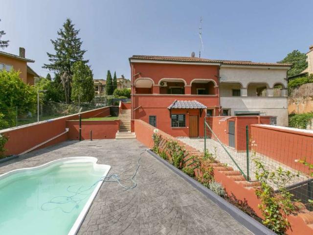 Villa Indipendente in vendita a Trullo, Roma Capitale