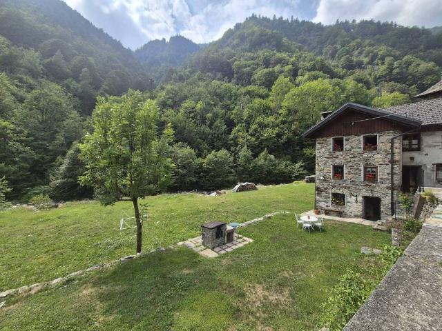 Villa Indipendente in vendita a Piemonte, Vercelli