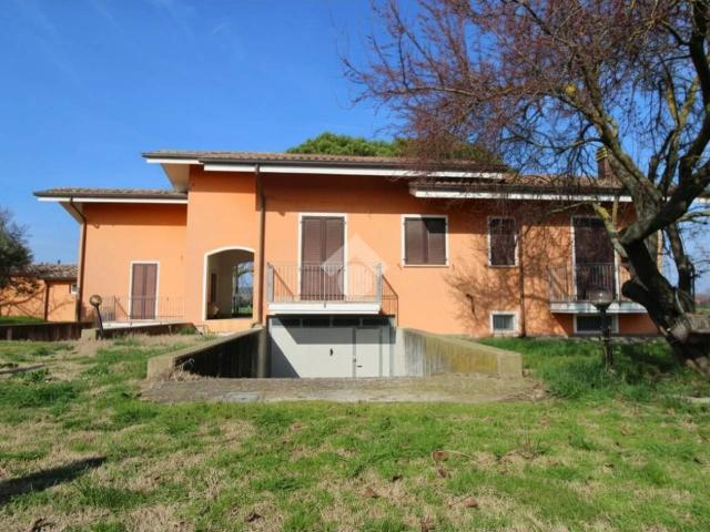 Villa Indipendente in vendita a Rimini, Reggio Emilia