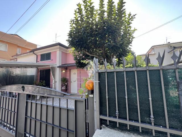 Villa Indipendente in vendita a Miramare, Rimini