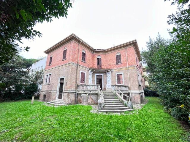 Villa Indipendente in vendita a Rimini