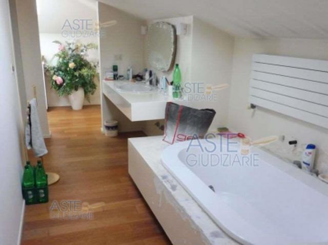 Villa Indipendente in vendita a Rimini, Reggio Emilia