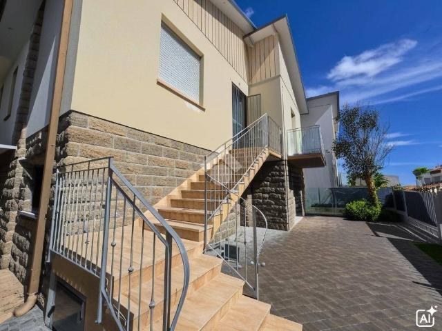 Villa Indipendente in vendita a Rimini, Reggio Emilia