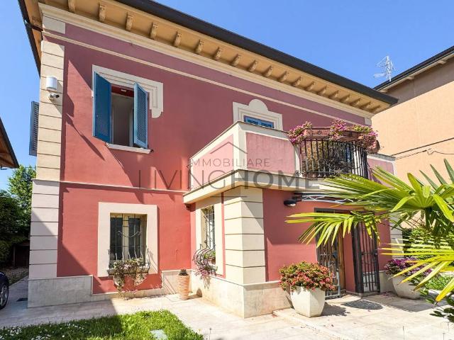 Villa Indipendente in vendita a Rimini, Reggio Emilia
