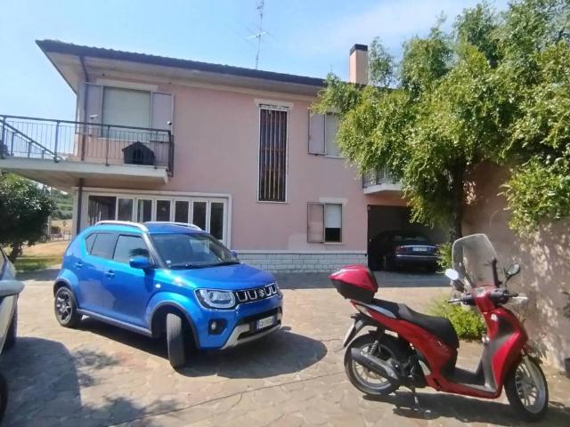 Villa Indipendente in vendita a Rimini, Reggio Emilia