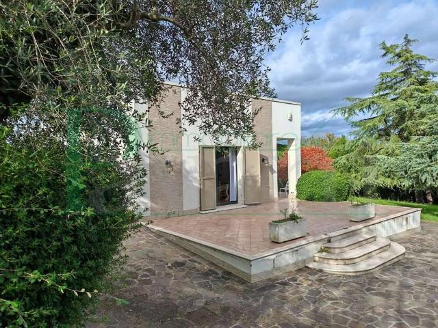 Villa Indipendente in vendita a Villaggio 1° maggio, Rimini