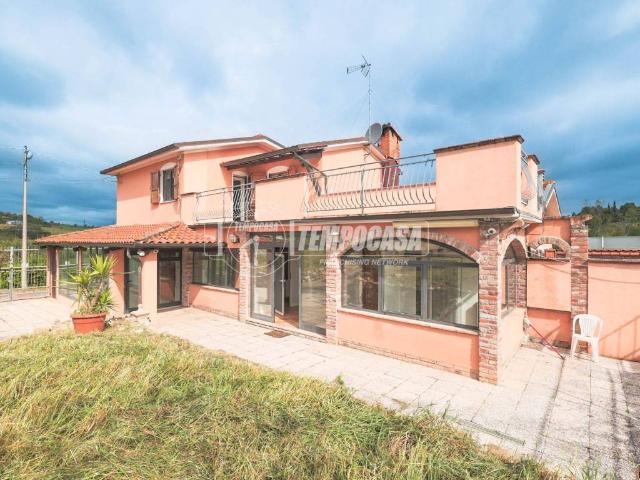 Villa Indipendente in vendita a Rimini, Reggio Emilia