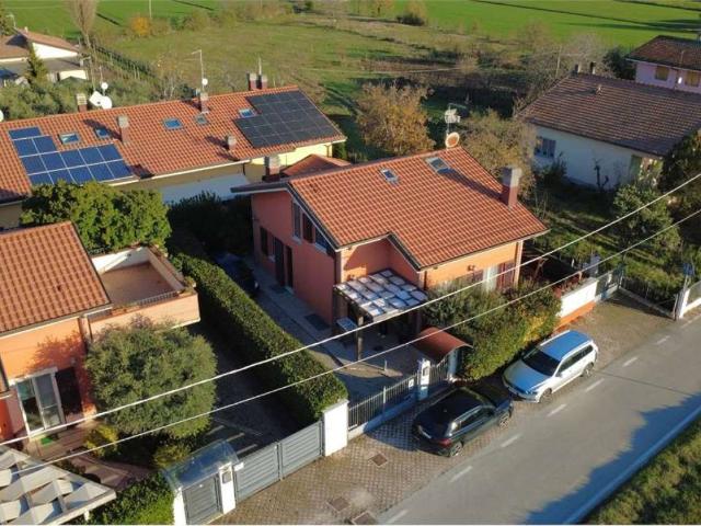 Villa Indipendente in vendita a Rimini, Reggio Emilia