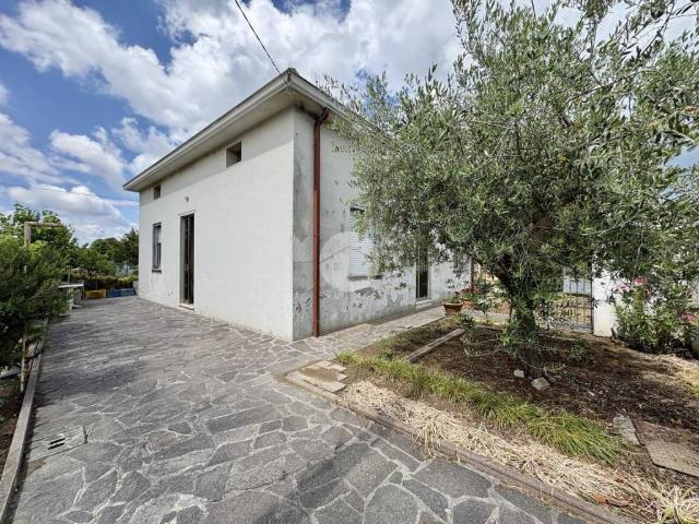Villa Indipendente in vendita a Rimini, Reggio Emilia