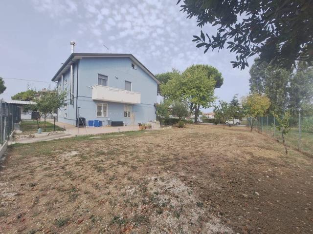 Villa Indipendente in vendita a Grotta Rossa, Rimini