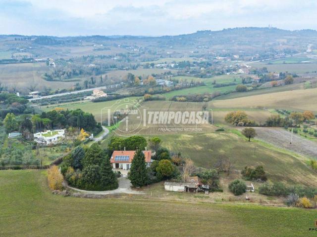 Villa Indipendente in vendita a Rimini, Reggio Emilia