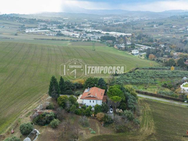 Villa Indipendente in vendita a Rimini, Reggio Emilia