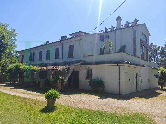 Villa Indipendente in vendita a Villaggio 1° maggio, Rimini