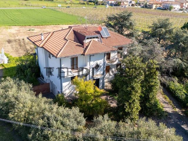 Villa Indipendente in vendita a Rimini, Reggio Emilia