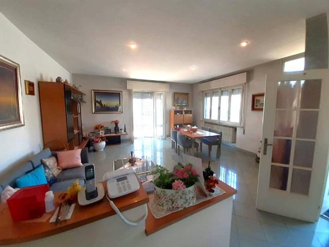 Villa Indipendente in vendita a Rimini, Reggio Emilia