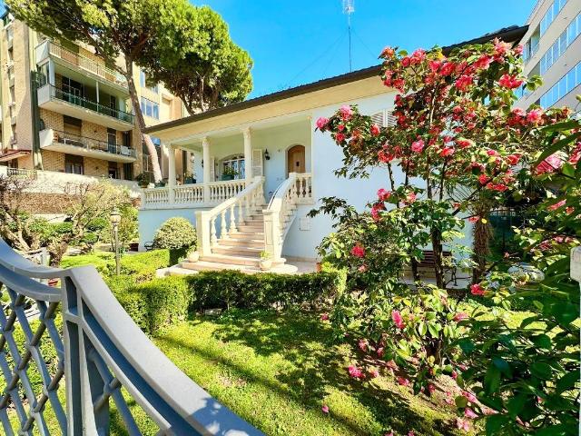 Villa Indipendente in vendita a Rimini, Reggio Emilia