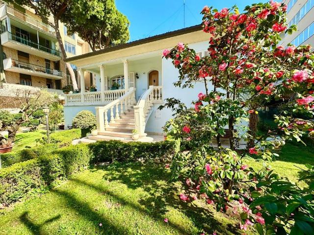 Villa Indipendente in vendita a Rimini, Reggio Emilia