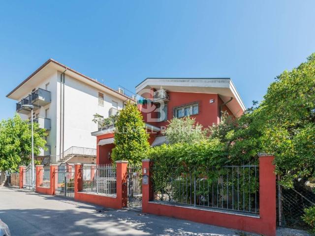 Villa Indipendente in vendita a Rimini, Reggio Emilia