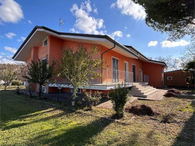Villa Indipendente in vendita a Rimini, Reggio Emilia