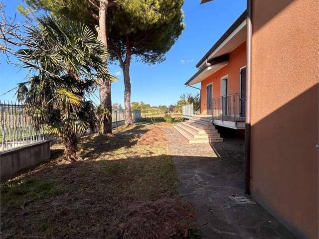 Villa Indipendente in vendita a Rimini, Reggio Emilia