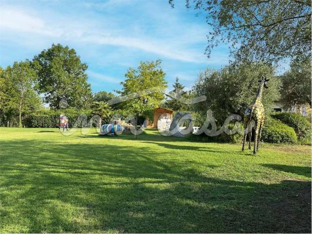 Villa Indipendente in vendita a Rimini, Reggio Emilia