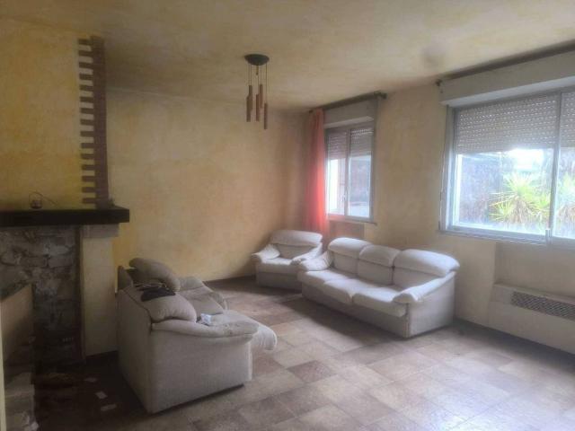 Villa Indipendente in vendita a Villaggio 1° maggio, Rimini