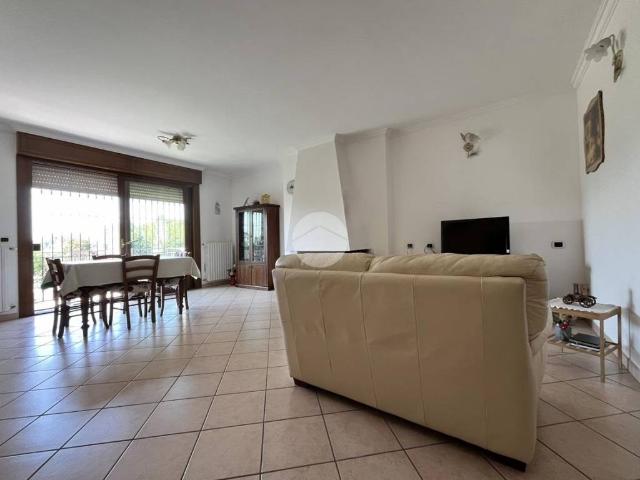 Villa Indipendente in vendita a Rimini, Reggio Emilia