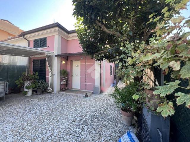 Villa Indipendente in vendita a Rimini, Reggio Emilia