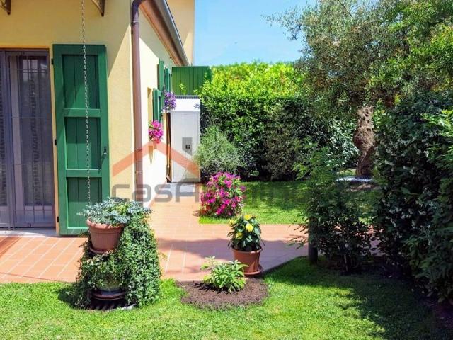Villa Indipendente in vendita a Villaggio 1° maggio, Rimini
