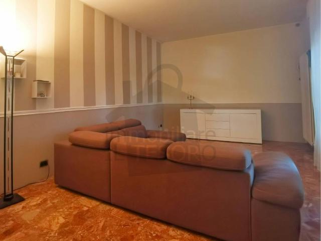 Villa Indipendente in vendita a Rimini, Reggio Emilia