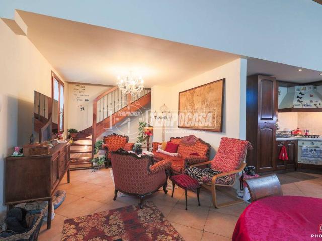 Villa Indipendente in vendita a Rimini, Reggio Emilia