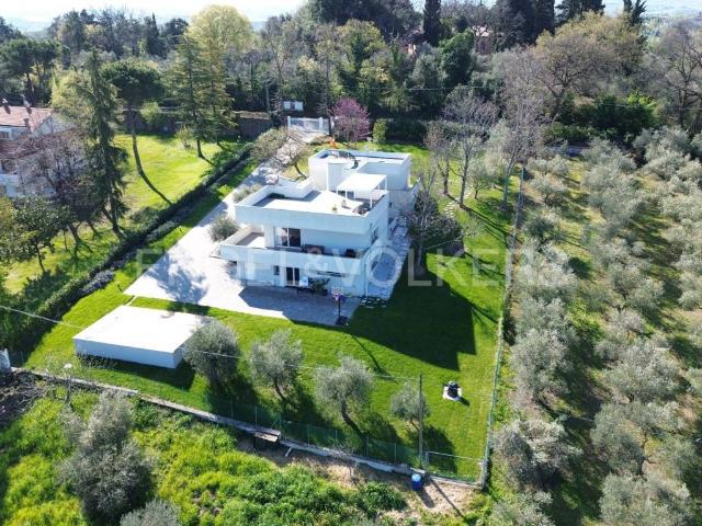Villa Indipendente in vendita a Unione di comuni Valmarecchia, Santarcangelo Di