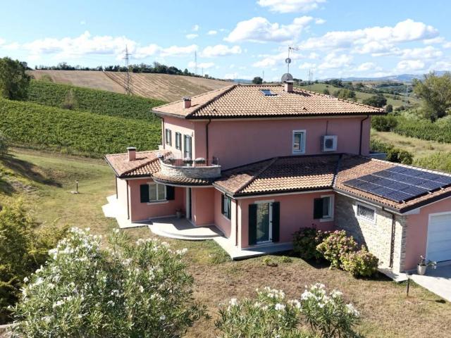 Villa Indipendente in vendita a Rimini, Reggio Emilia