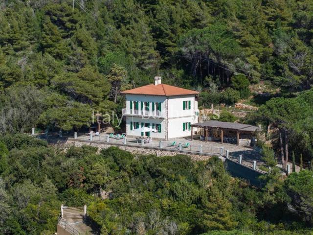 Villa Indipendente in vendita a Rio, Toscana