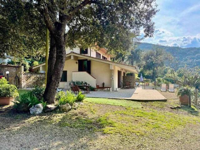 Villa Indipendente in vendita a Rio, Toscana