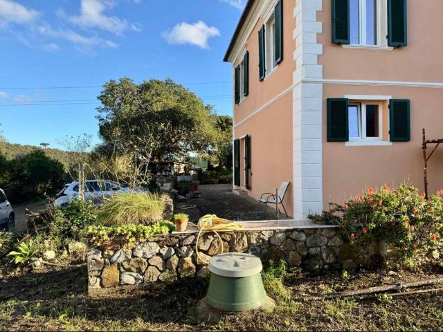 Villa Indipendente in vendita a Rio, Toscana
