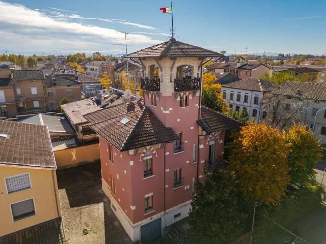 Villa Indipendente in vendita a Pianura Reggiana, Re