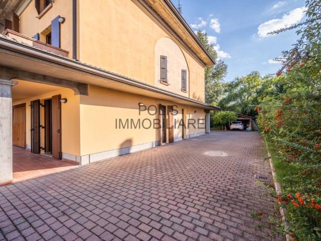 Villa Indipendente in vendita a Pianura Reggiana, Re
