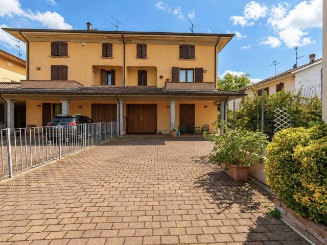 Villa Indipendente in vendita a Pianura Reggiana, Re