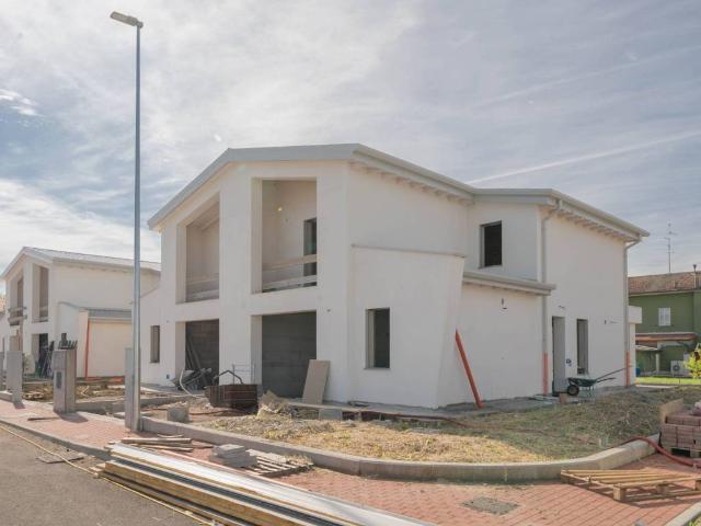 Villa Indipendente in vendita a Pianura Reggiana, Re