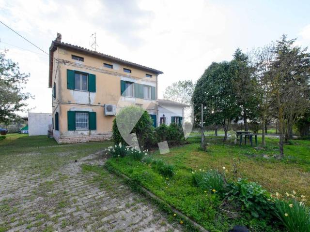 Villa Indipendente in vendita a Pianura Reggiana, Re