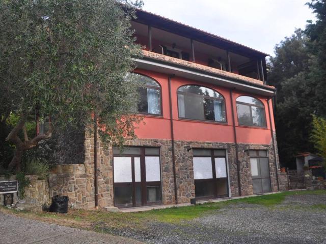 Villa Indipendente in vendita a Fornelli, Riparbella